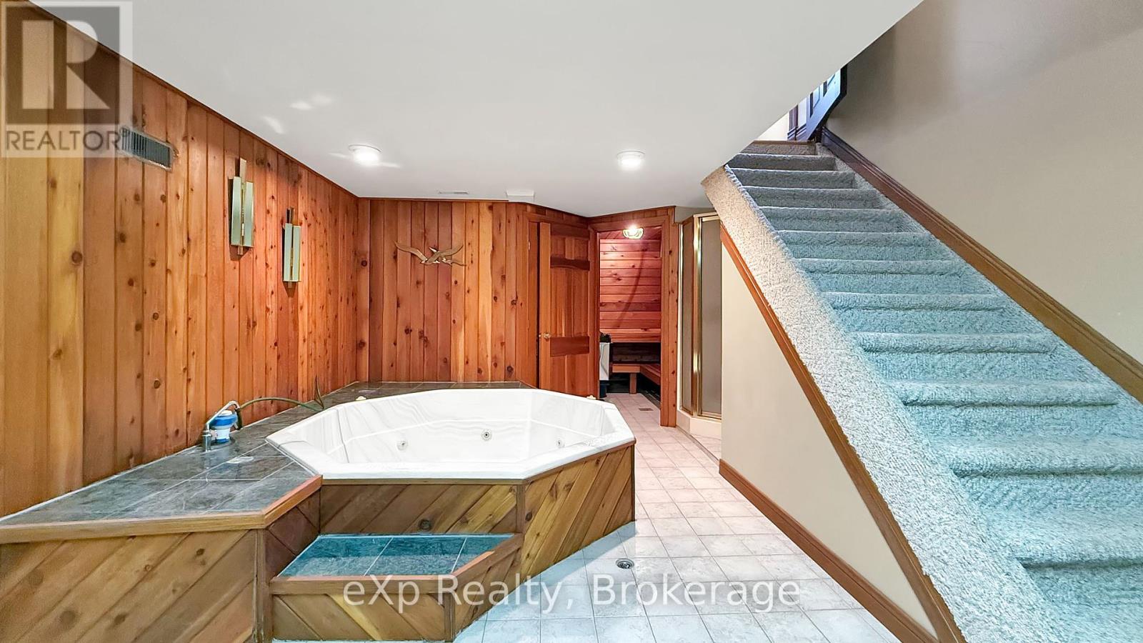 402191 Grey Road 4, West Grey, Ontario  N4N 3B8 - Photo 31 - X12230379