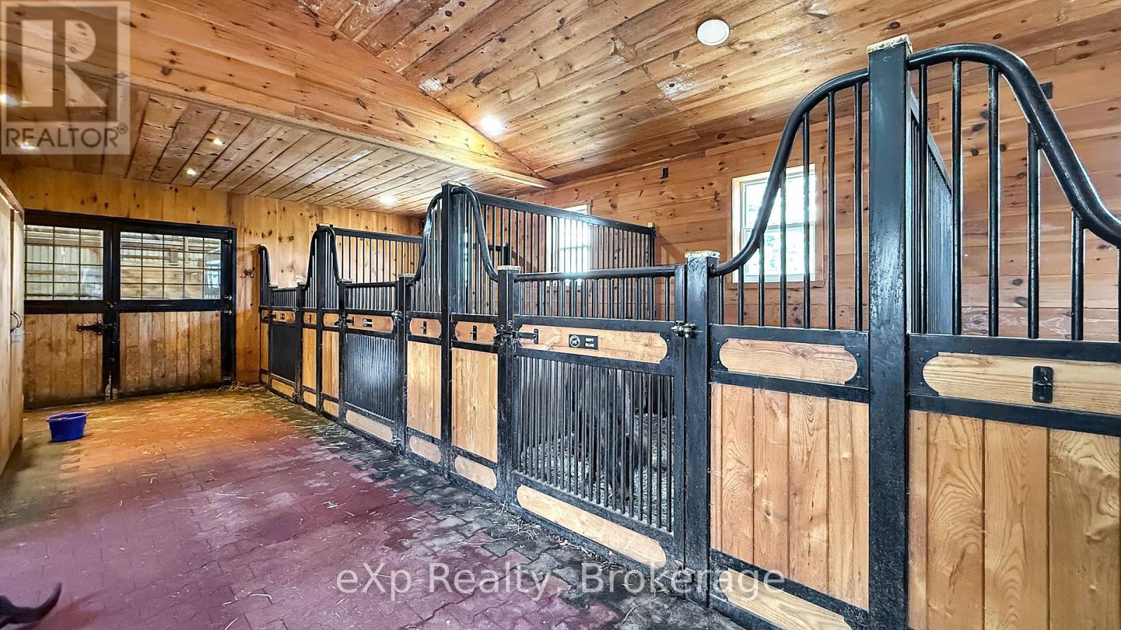402191 Grey Road 4, West Grey, Ontario  N4N 3B8 - Photo 34 - X12230379