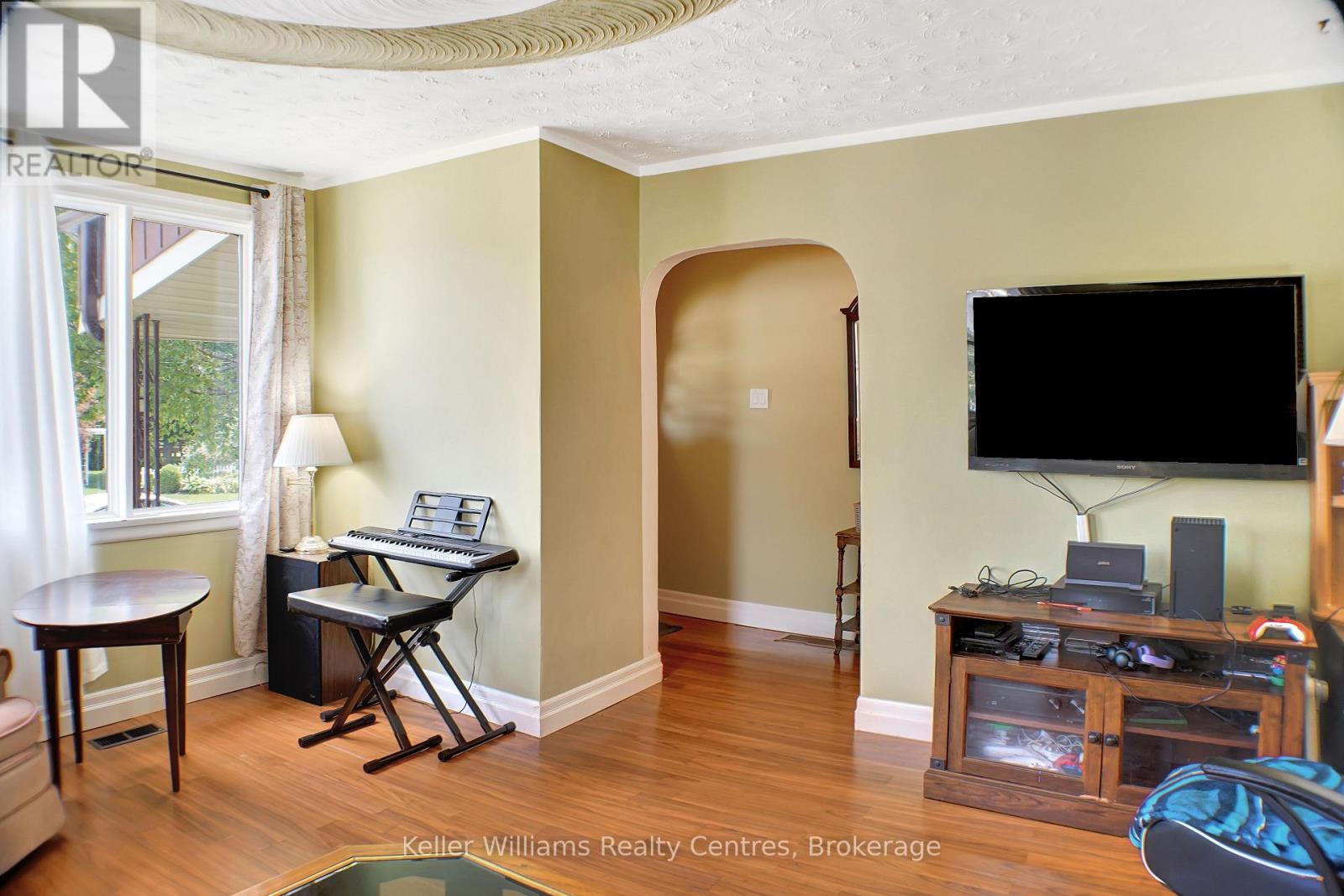 216 Queen Street S, West Grey, Ontario  N0G 1R0 - Photo 13 - X12230416