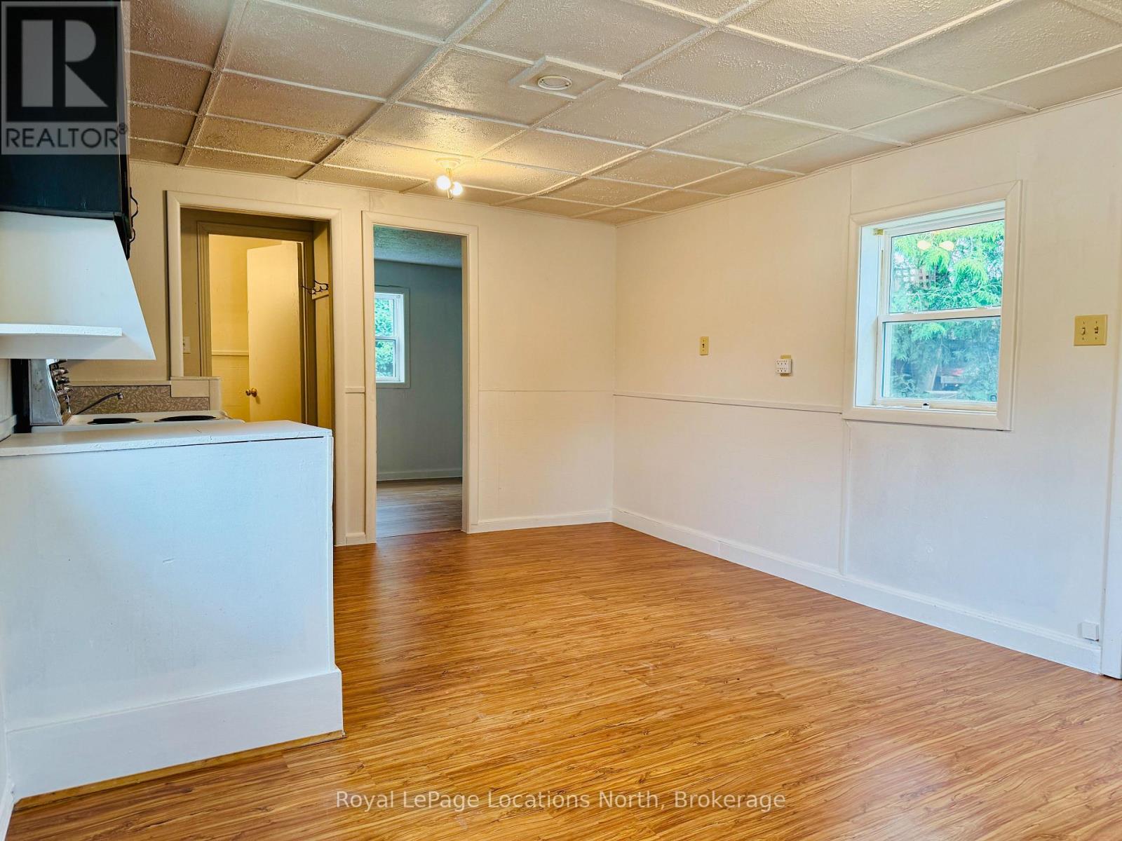 177 Collingwood Street, Clearview, Ontario  L0M 1G0 - Photo 12 - S12230842