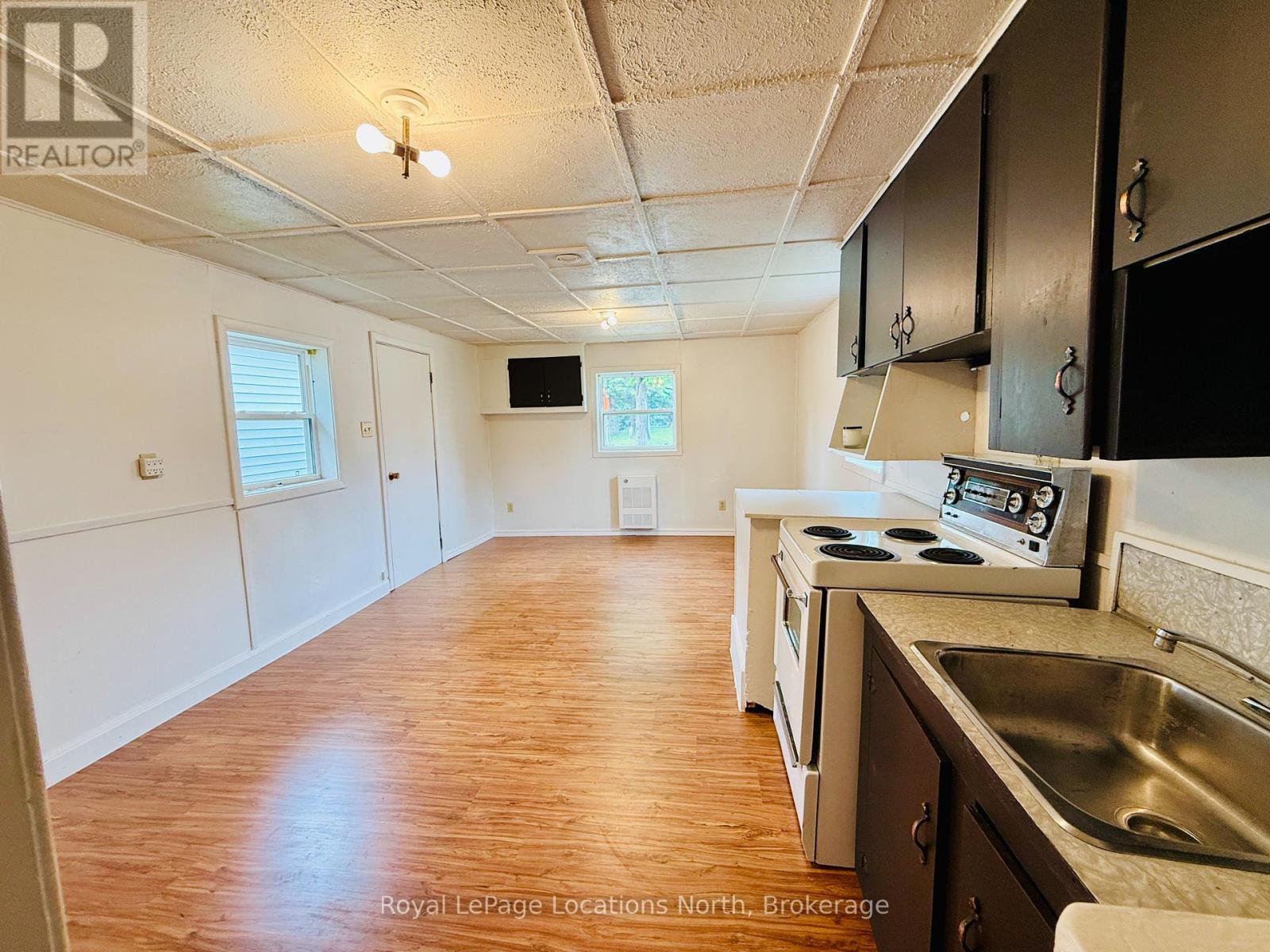 177 Collingwood Street, Clearview, Ontario  L0M 1G0 - Photo 9 - S12230842