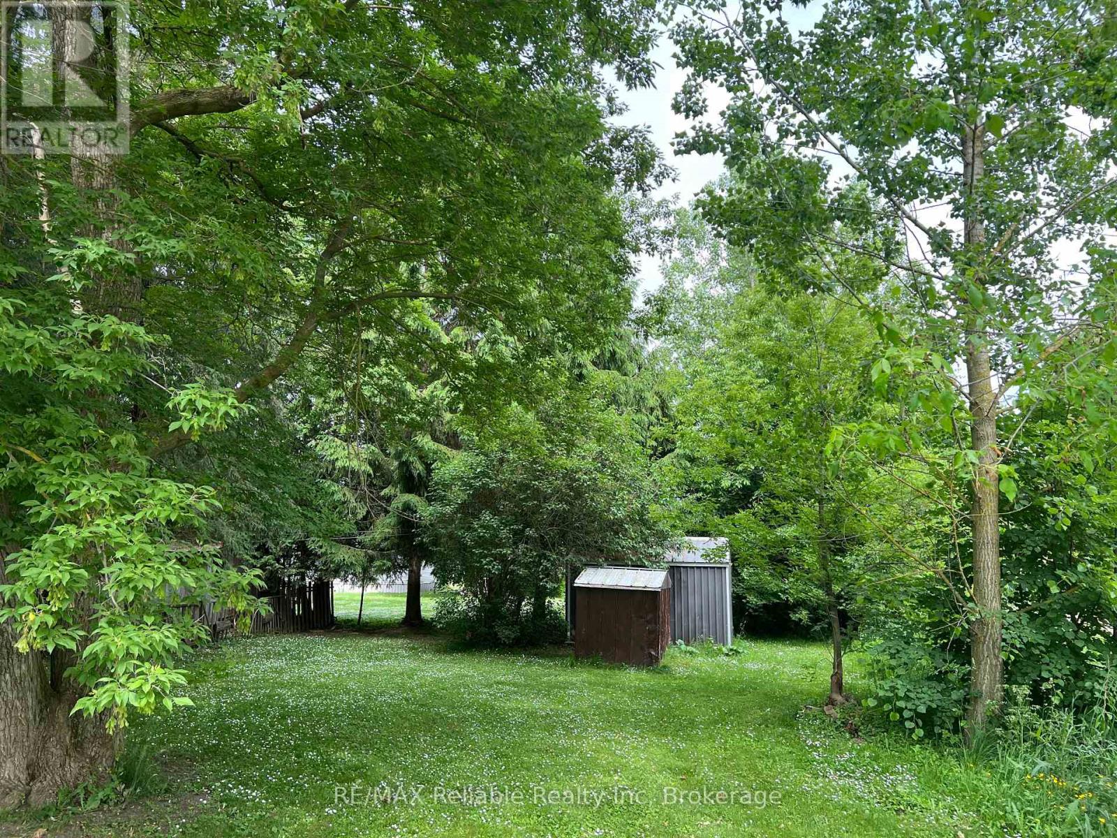 31 Trailer Park Road, Huron East, Ontario  N0G 1H0 - Photo 10 - X12230941