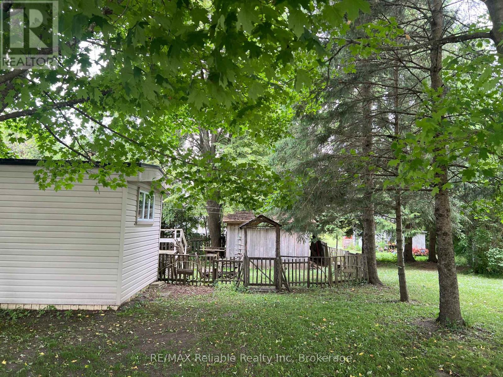 31 Trailer Park Road, Huron East, Ontario  N0G 1H0 - Photo 14 - X12230941