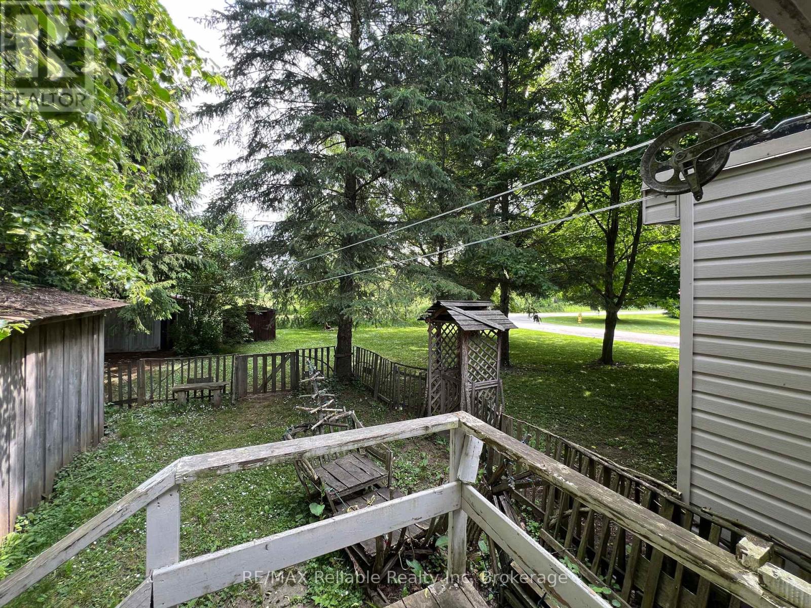 31 Trailer Park Road, Huron East, Ontario  N0G 1H0 - Photo 15 - X12230941