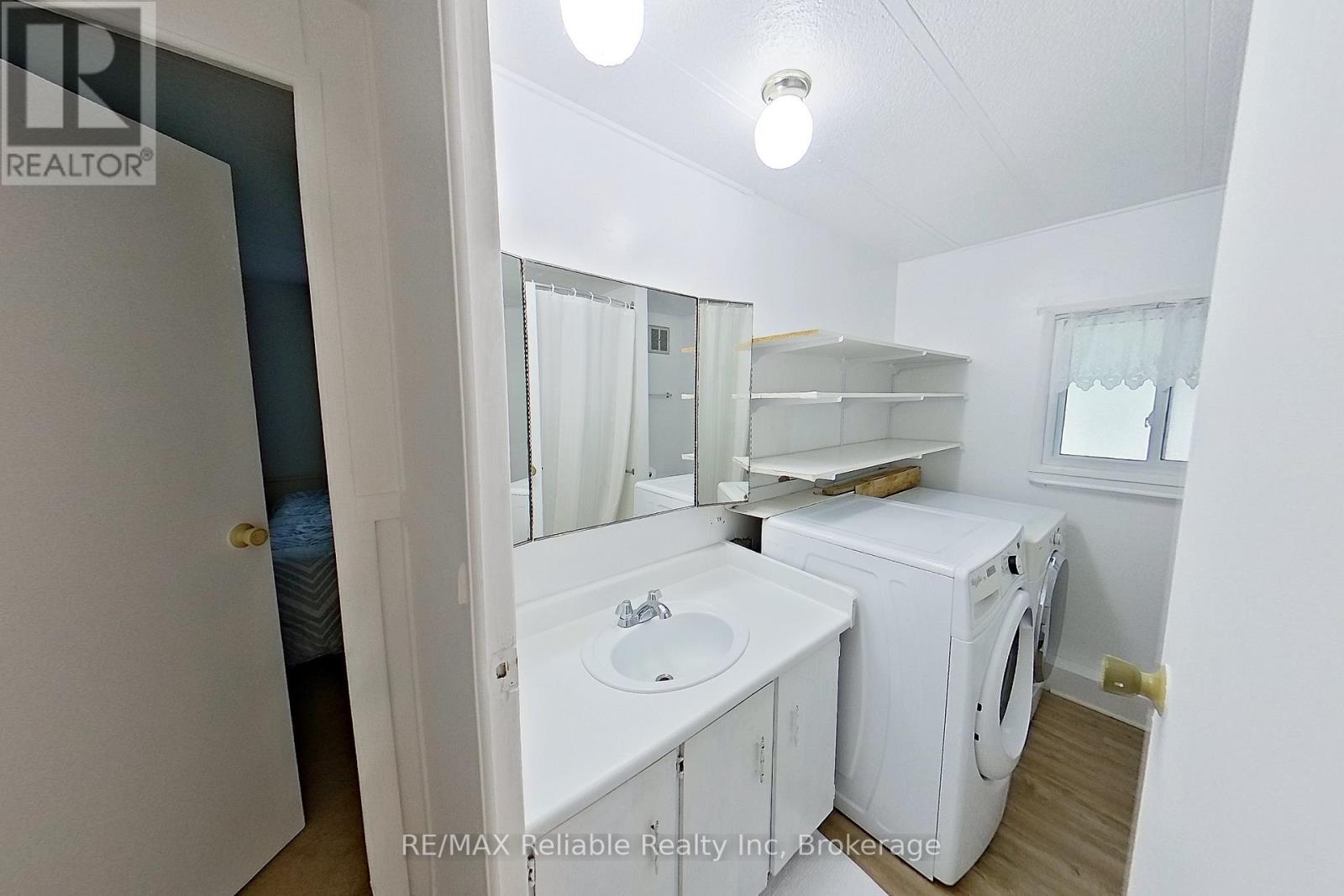 31 Trailer Park Road, Huron East, Ontario  N0G 1H0 - Photo 34 - X12230941