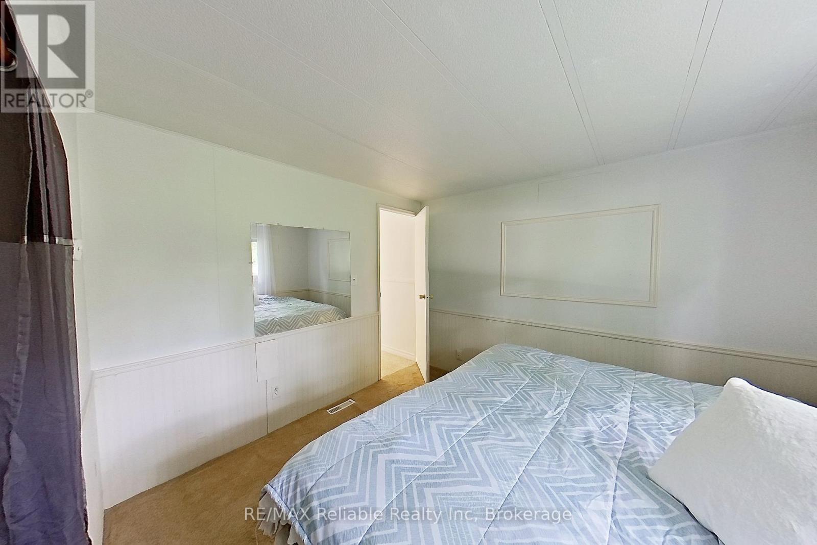 31 Trailer Park Road, Huron East, Ontario  N0G 1H0 - Photo 37 - X12230941