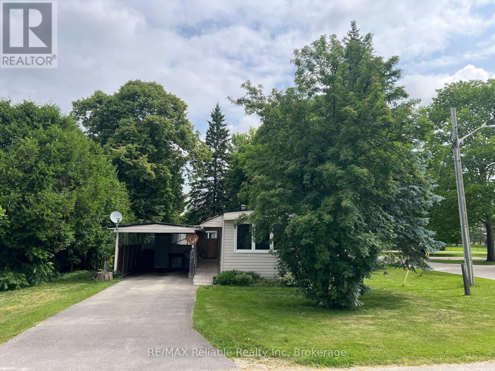 31 Trailer Park Road, Huron East, Ontario  N0G 1H0 - Photo 4 - X12230941