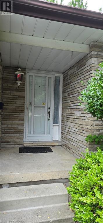 137 STONEGATE Drive, Kitchener, Ontario