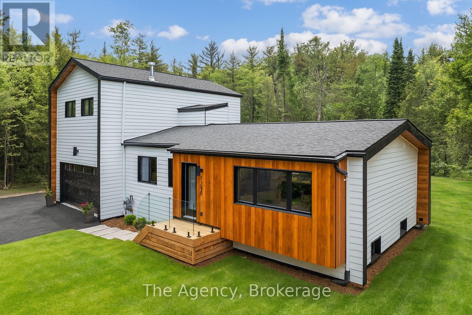 1290 Cedar Lane, Bracebridge, Ontario  P1L 1W9 - Photo 3 - X12231027