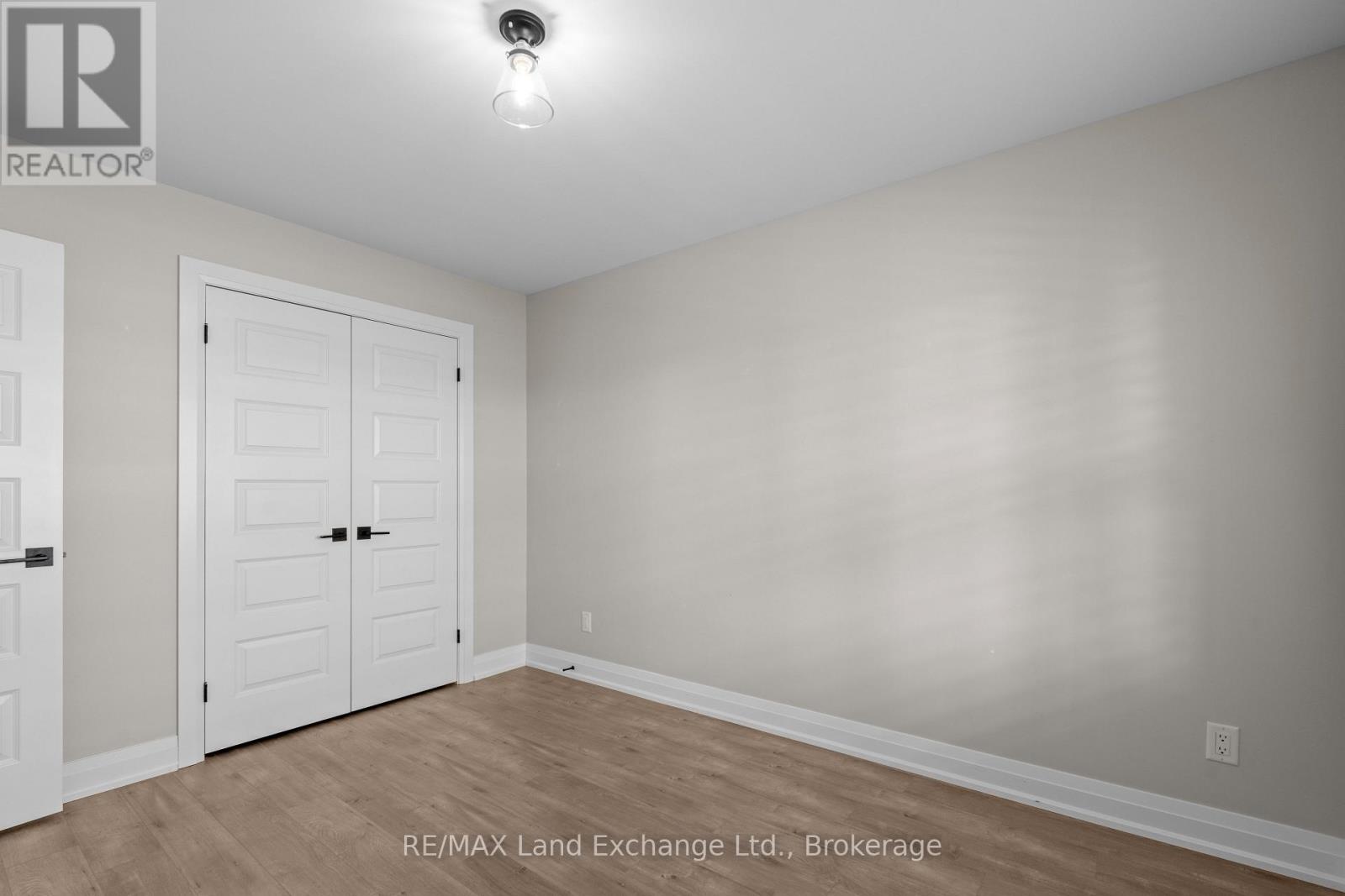 46 Fairway Lane, Saugeen Shores, Ontario  N0H 2C3 - Photo 13 - X12231139