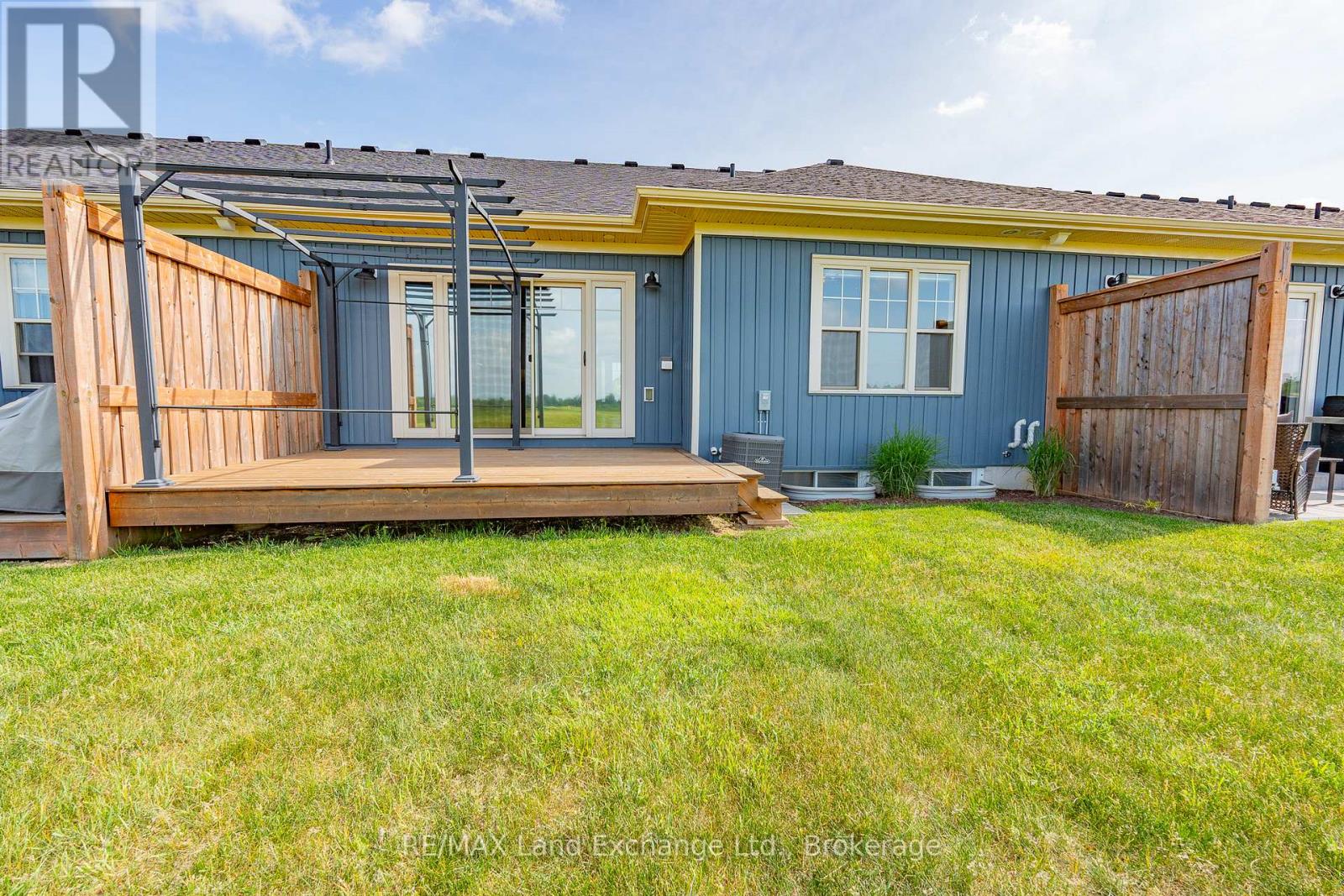46 Fairway Lane, Saugeen Shores, Ontario  N0H 2C3 - Photo 26 - X12231139