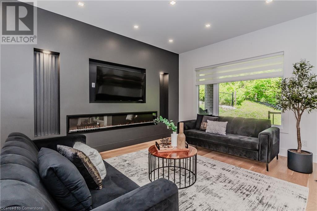 320 Otterbein Road, Kitchener, Ontario  N2B 0A7 - Photo 12 - 40743030