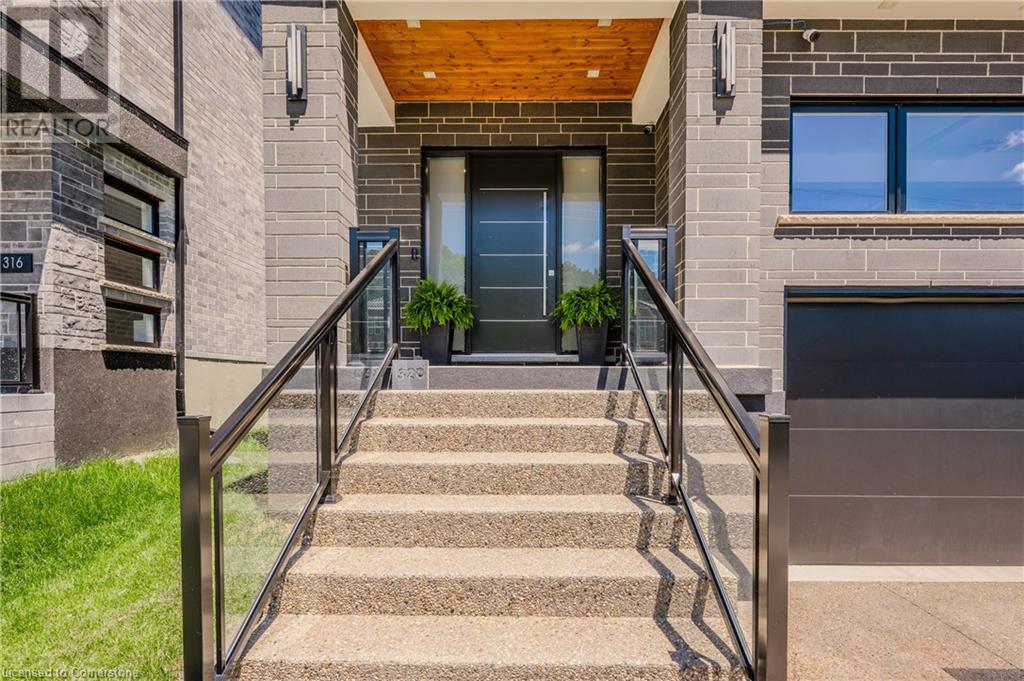 320 Otterbein Road, Kitchener, Ontario  N2B 0A7 - Photo 5 - 40743030