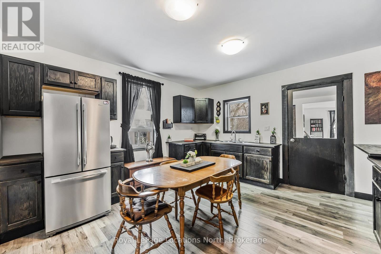 148 Marsh Street, Blue Mountains, Ontario  N0H 1J0 - Photo 11 - X12231336