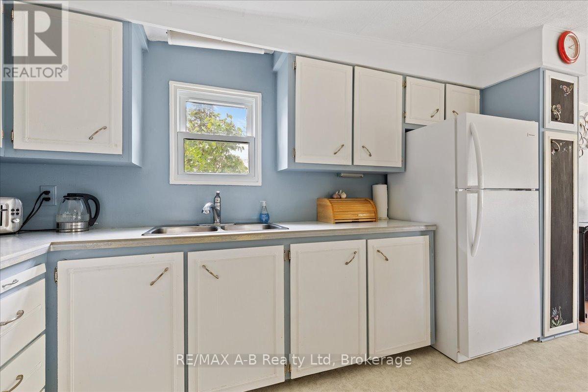 Crystal Lake - 143 Ash Street, Perth East, Ontario  N5A 6S6 - Photo 19 - X12231410