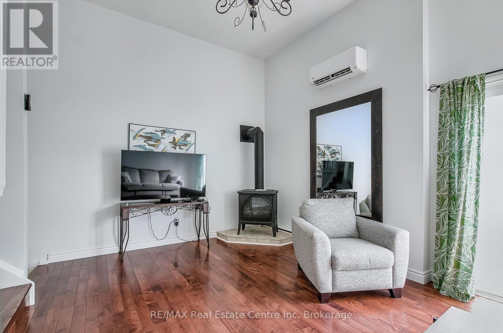 35 - 80 Old Country Drive, Kitchener, Ontario  N2E 2E5 - Photo 8 - X12231430