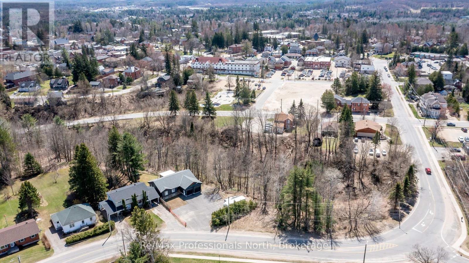 90 Ann Street, Bracebridge, Ontario  P1L 1M1 - Photo 43 - X12231446