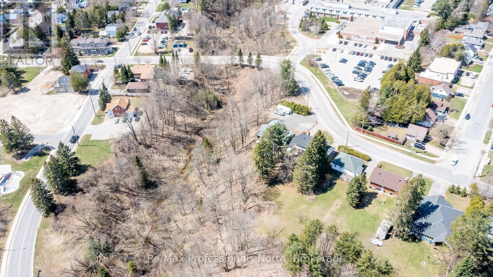 90 Ann Street, Bracebridge, Ontario  P1L 1M1 - Photo 44 - X12231446