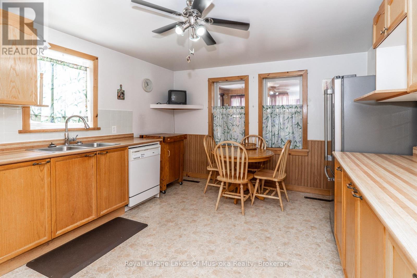 156 Dill Street, Bracebridge, Ontario  P1L 1E5 - Photo 10 - X12231501