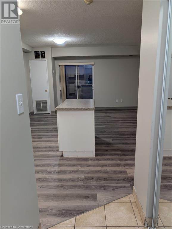 736 Old Albert Street Unit# 302, Waterloo, Ontario  N2L 6R4 - Photo 2 - 40742462