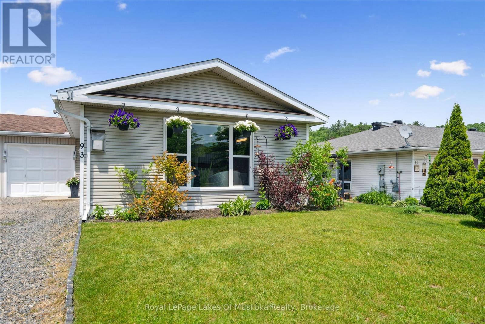 93 BALLS DRIVE, Bracebridge, Ontario