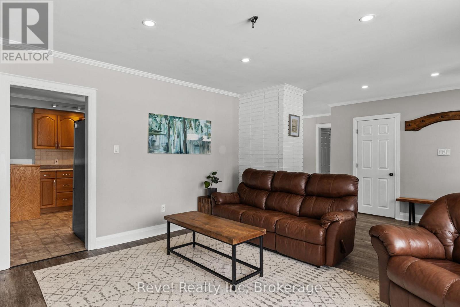 21 John Street, Springwater, Ontario  L0L 1P0 - Photo 11 - S12231893