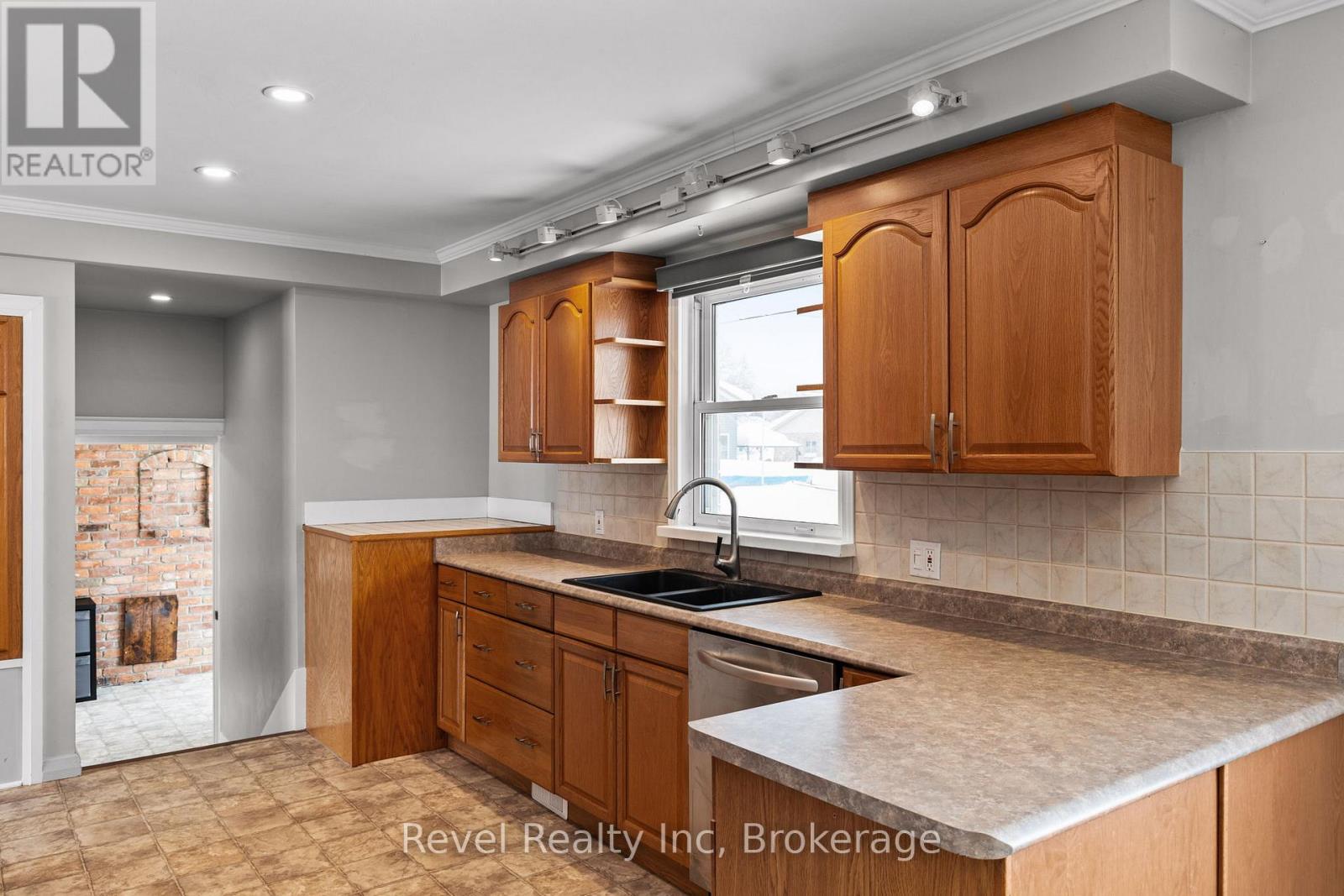 21 John Street, Springwater, Ontario  L0L 1P0 - Photo 14 - S12231893