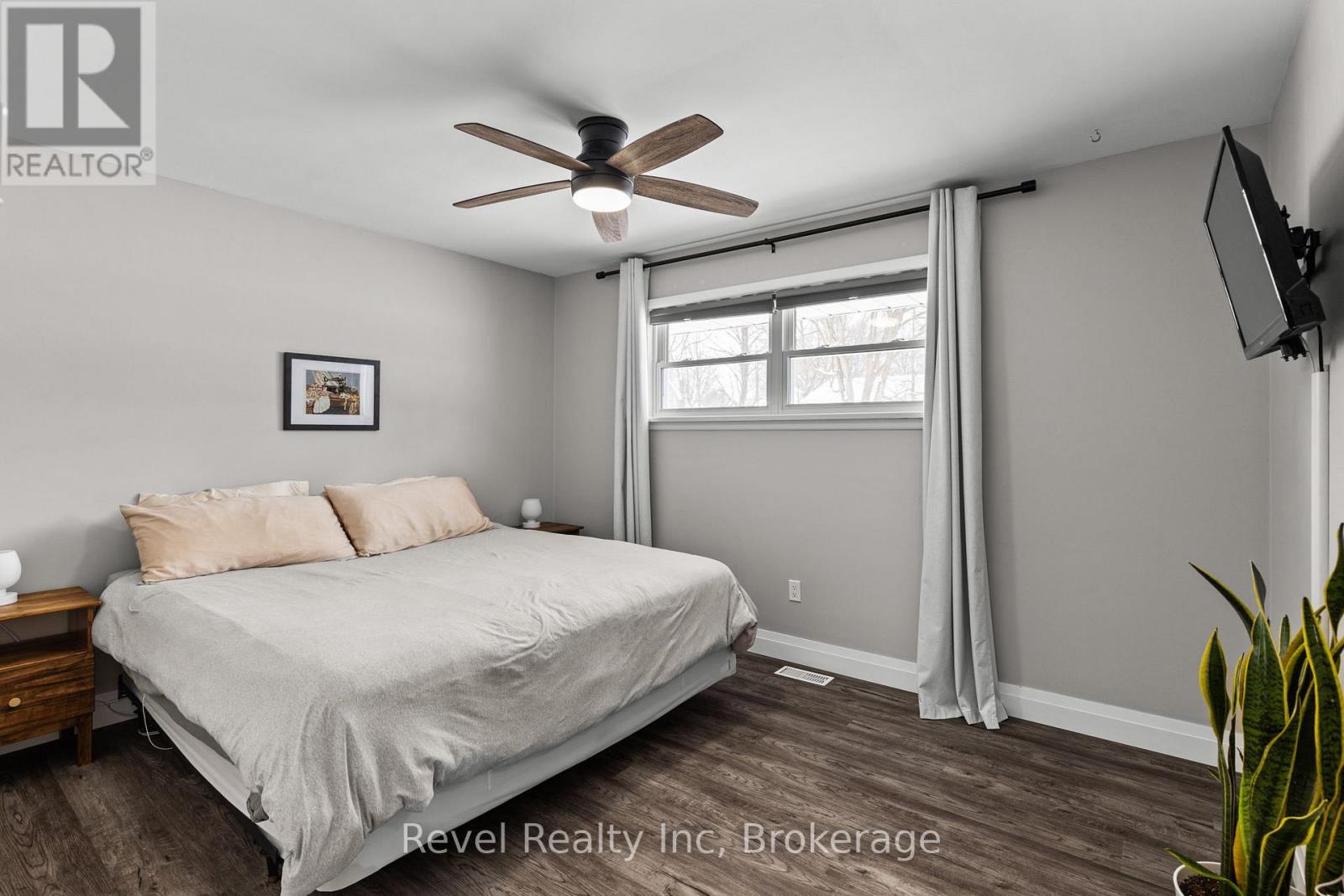 21 John Street, Springwater, Ontario  L0L 1P0 - Photo 21 - S12231893