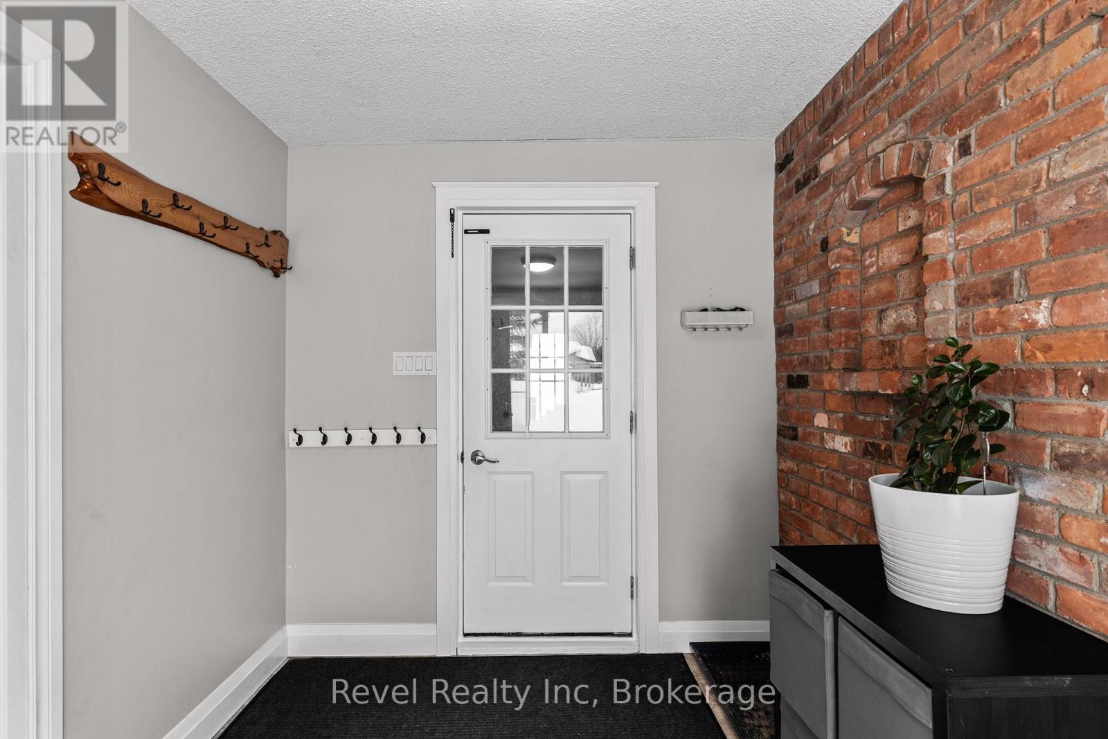 21 John Street, Springwater, Ontario  L0L 1P0 - Photo 7 - S12231893