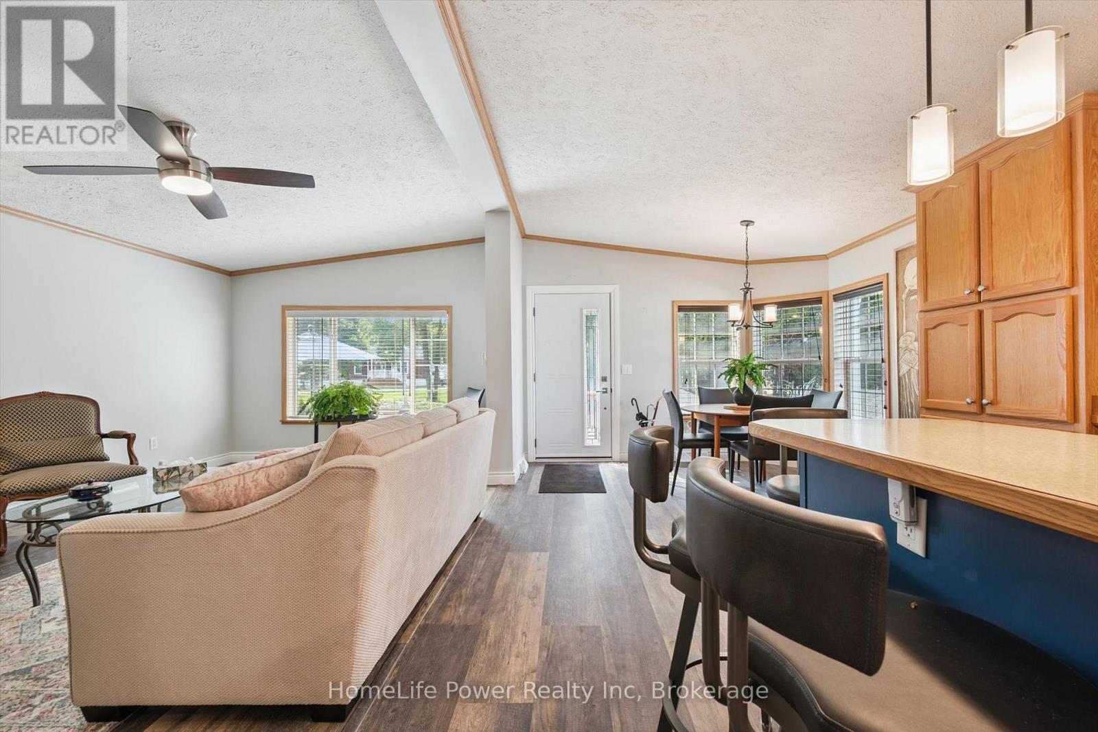 6 Pavilion Road, Puslinch, Ontario  N0B 2J0 - Photo 14 - X12231774