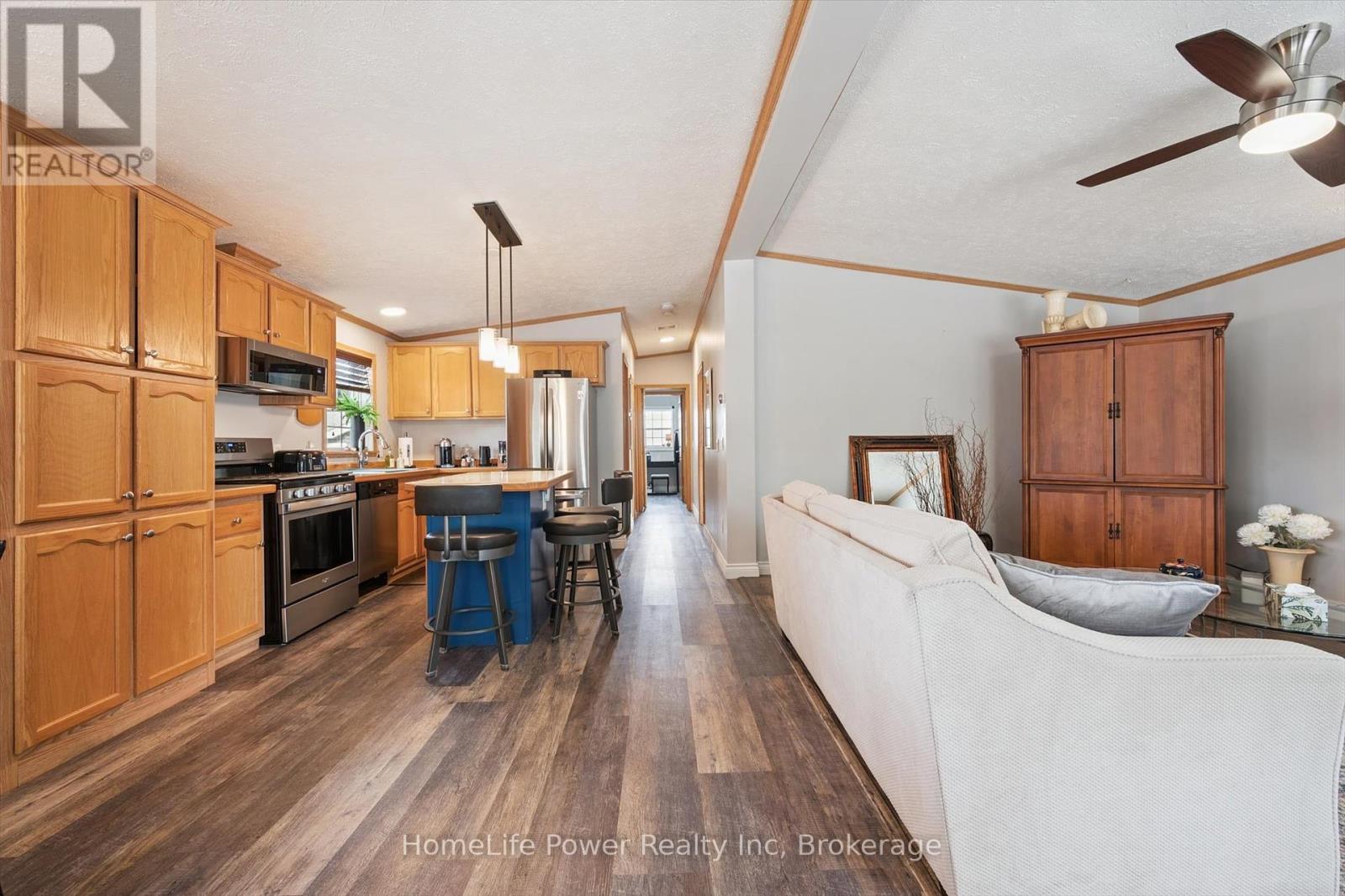 6 Pavilion Road, Puslinch, Ontario  N0B 2J0 - Photo 15 - X12231774