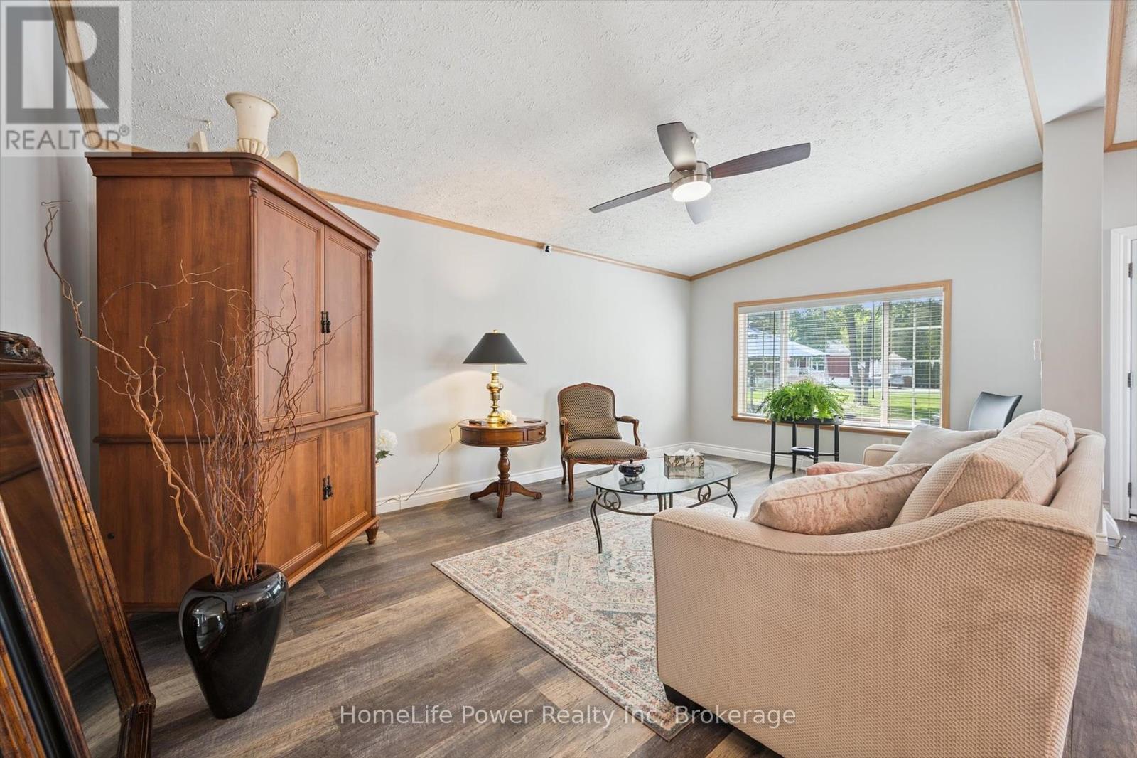 6 Pavilion Road, Puslinch, Ontario  N0B 2J0 - Photo 16 - X12231774