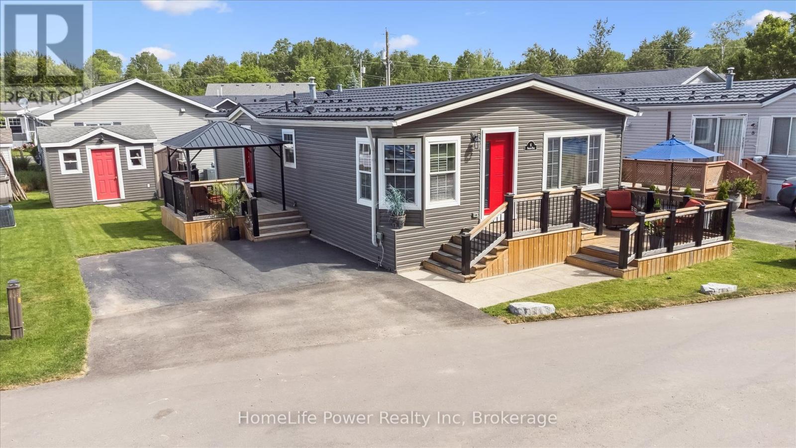 6 Pavilion Road, Puslinch, Ontario  N0B 2J0 - Photo 2 - X12231774