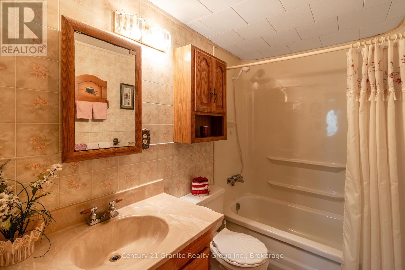 1137 Sullivan Drive, Dysart Et Al, Ontario  K0M 1S0 - Photo 21 - X12231829