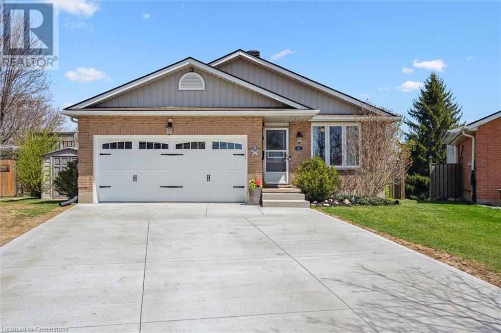 51 COSTAIN Court, Kitchener, Ontario