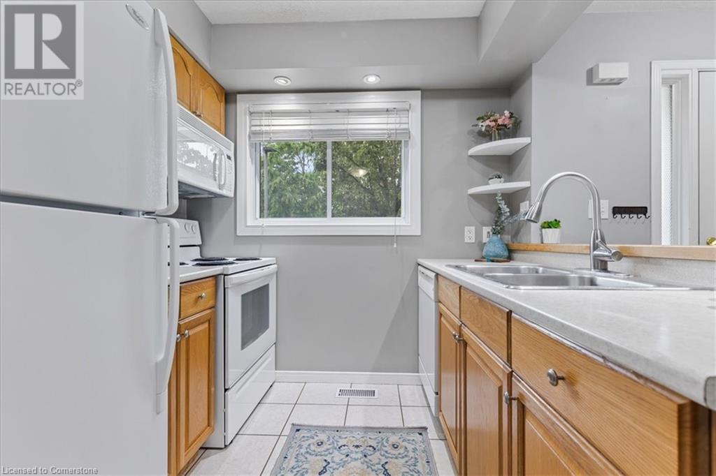 211 Veronica Drive Unit# 26, Kitchener, Ontario  N2A 2R8 - Photo 6 - 40740591