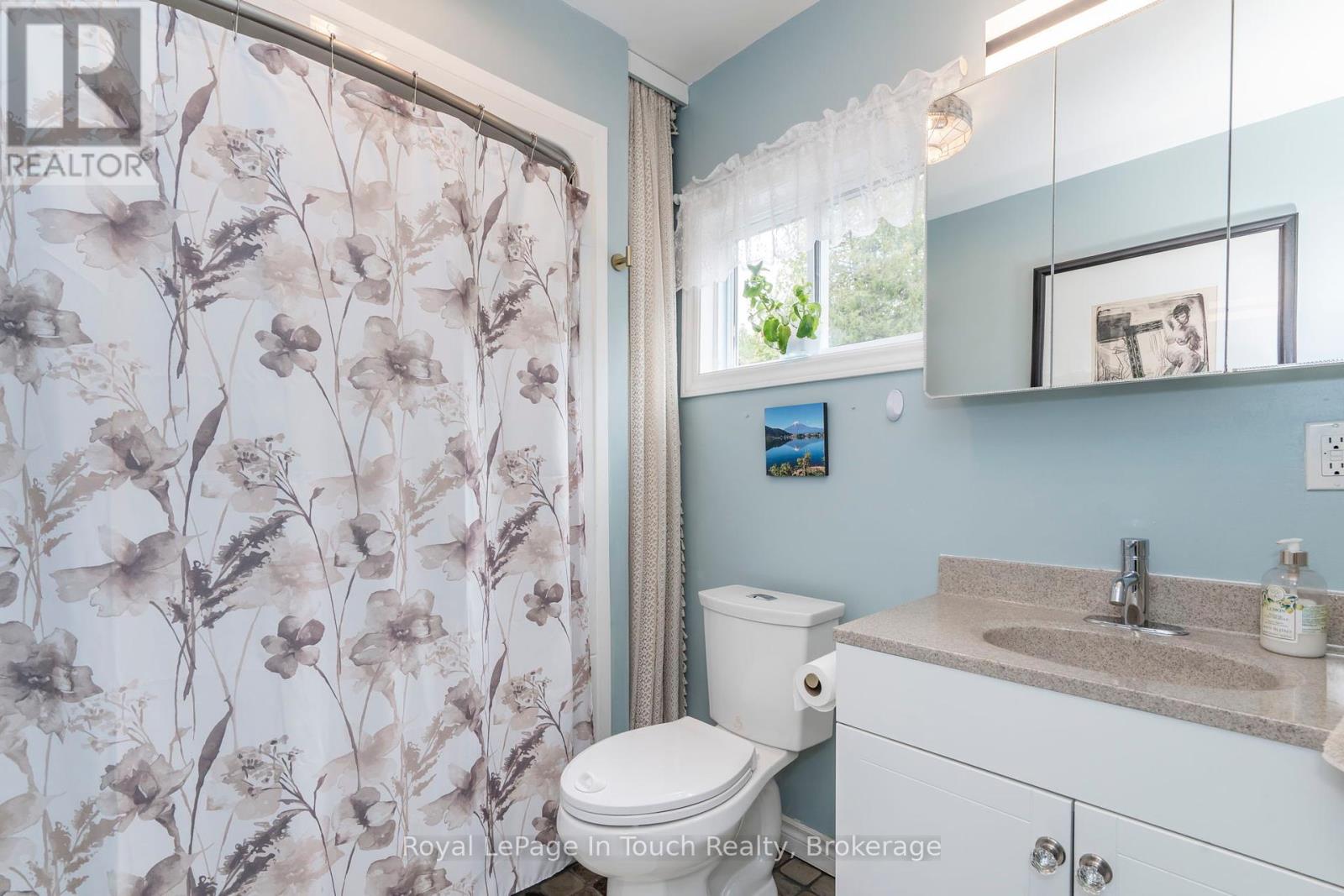 83 King Road, Tay, Ontario  L0K 2C0 - Photo 14 - S12231929