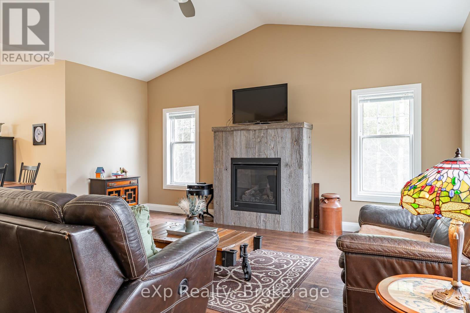 615641 Hamilton Lane, West Grey, Ontario  N0C 1H0 - Photo 7 - X12231962