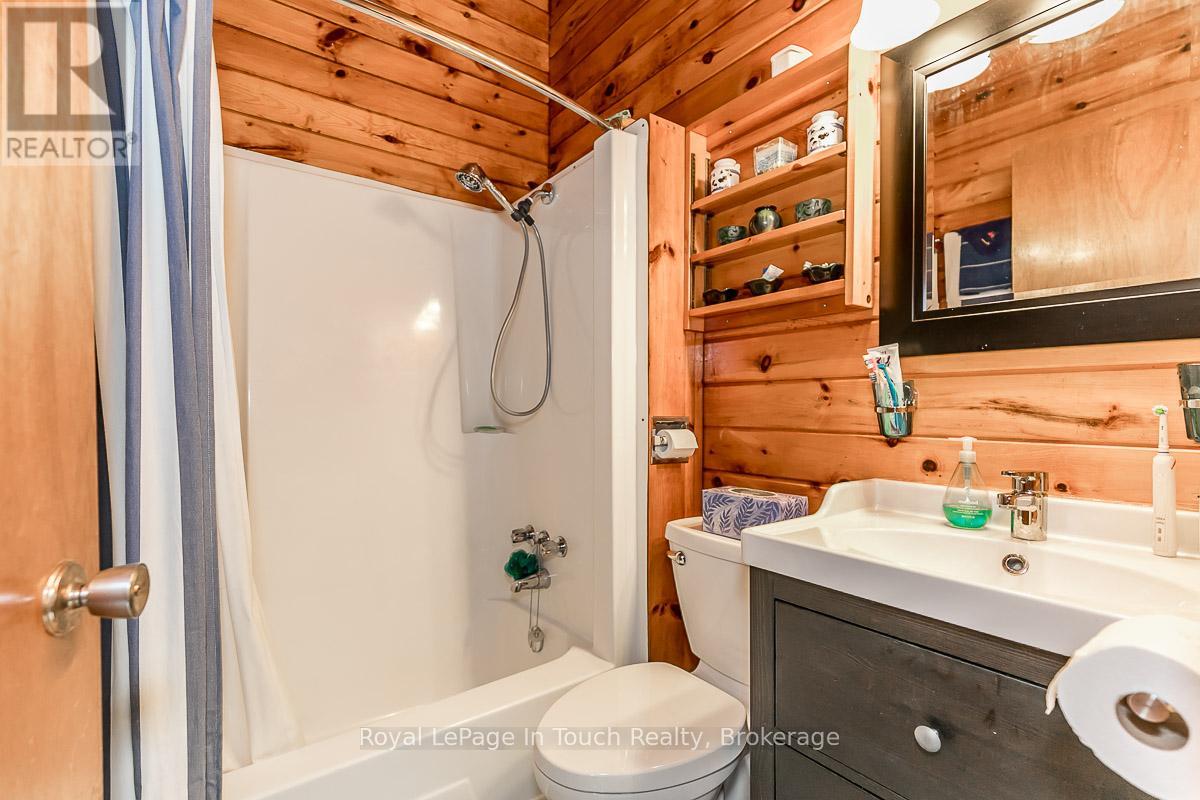 B207-7 Wahsoune Island, The Archipelago, Ontario  P2A 1T4 - Photo 10 - X12231994