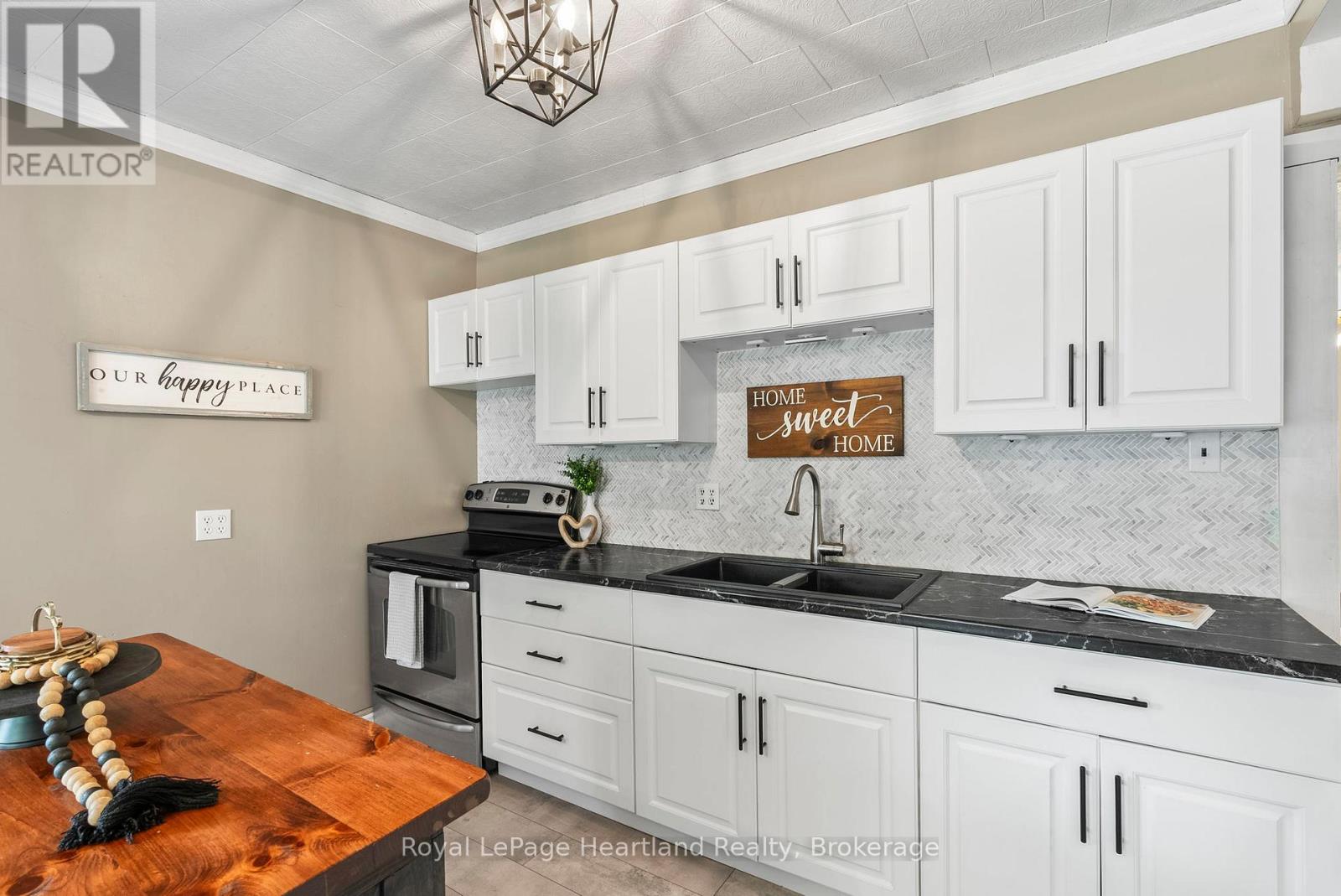 33 Allan Street, Minto, Ontario  N0G 1M0 - Photo 11 - X12232020