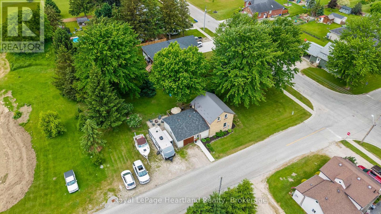 33 Allan Street, Minto, Ontario  N0G 1M0 - Photo 4 - X12232020