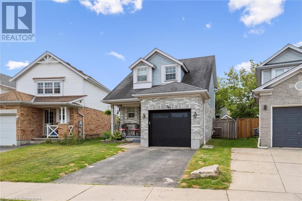 747 FAIRWAY Court, Kitchener, Ontario