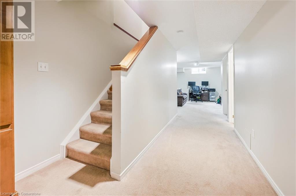 747 Fairway Court, Kitchener, Ontario  N2A 4B4 - Photo 27 - 40742076