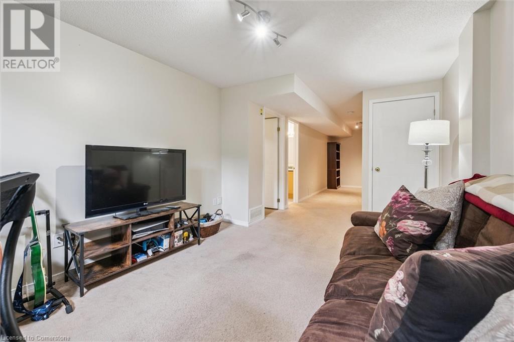 747 Fairway Court, Kitchener, Ontario  N2A 4B4 - Photo 30 - 40742076