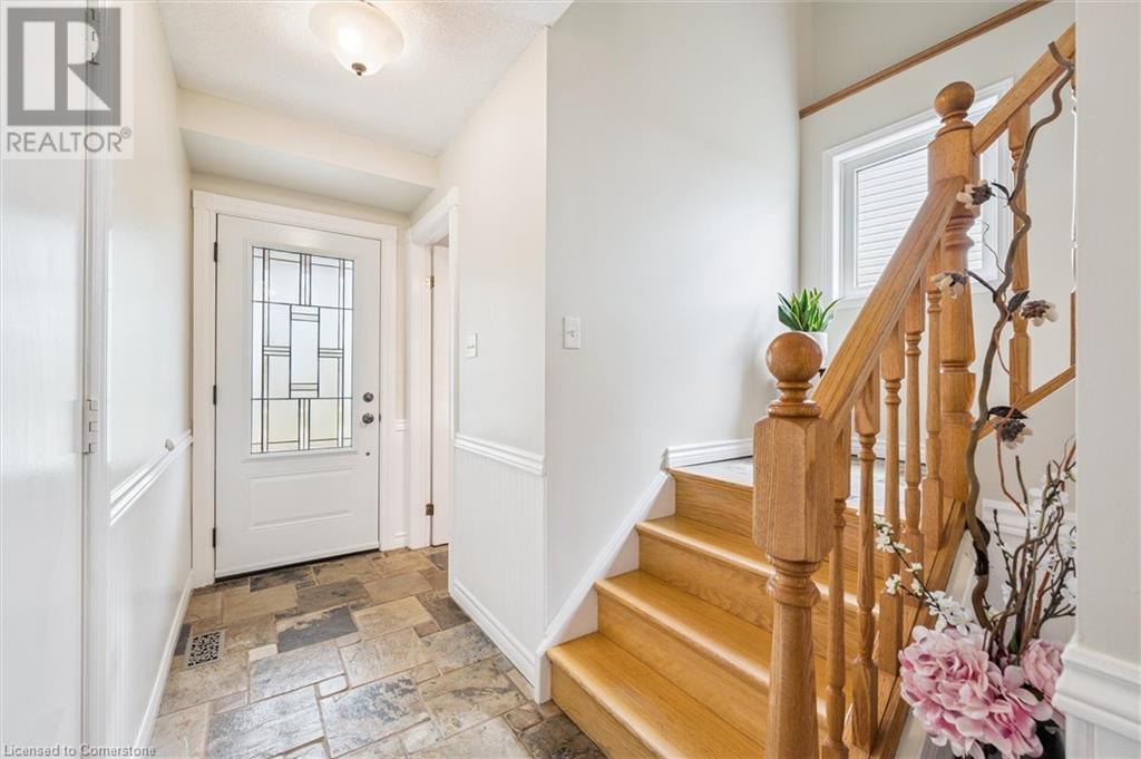 747 Fairway Court, Kitchener, Ontario  N2A 4B4 - Photo 4 - 40742076