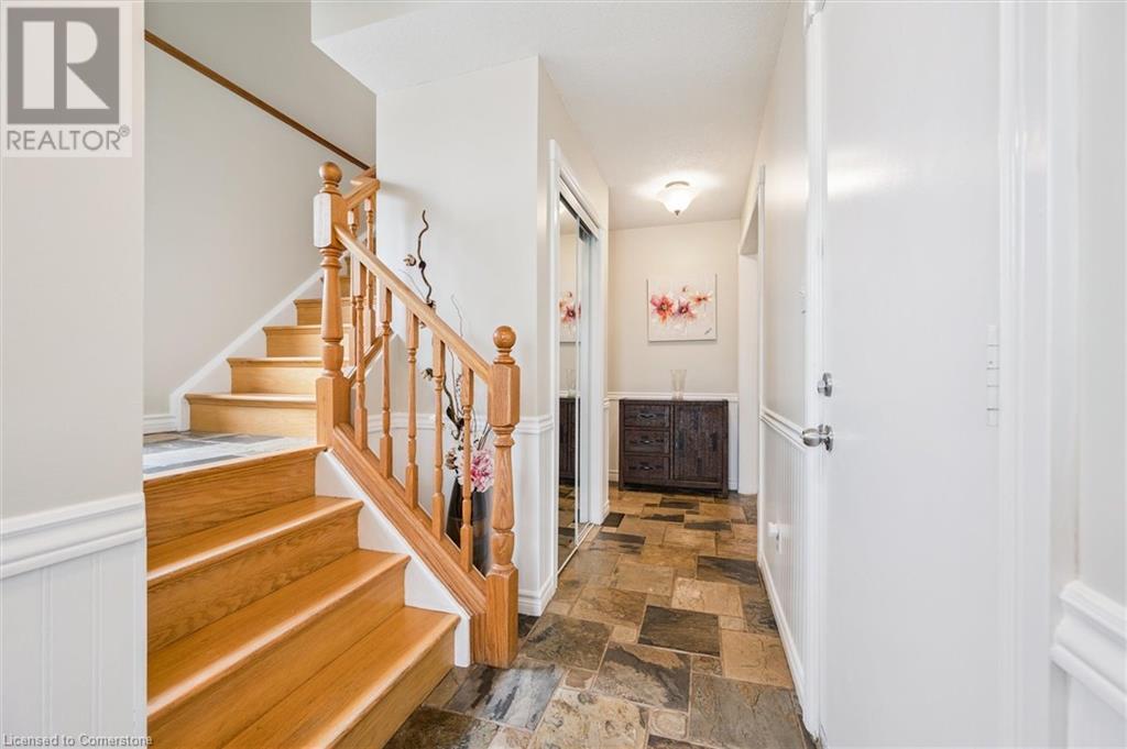 747 Fairway Court, Kitchener, Ontario  N2A 4B4 - Photo 5 - 40742076