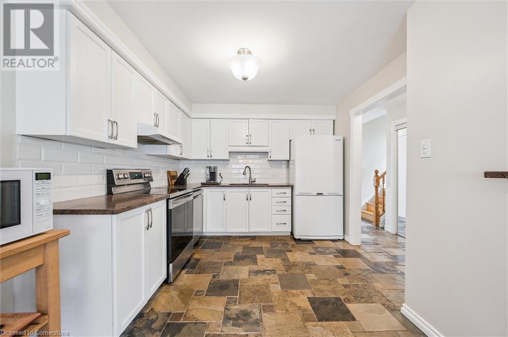 747 Fairway Court, Kitchener, Ontario  N2A 4B4 - Photo 8 - 40742076