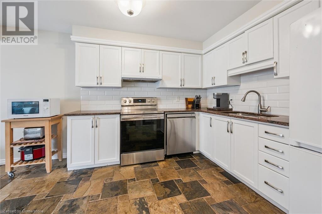 747 Fairway Court, Kitchener, Ontario  N2A 4B4 - Photo 9 - 40742076