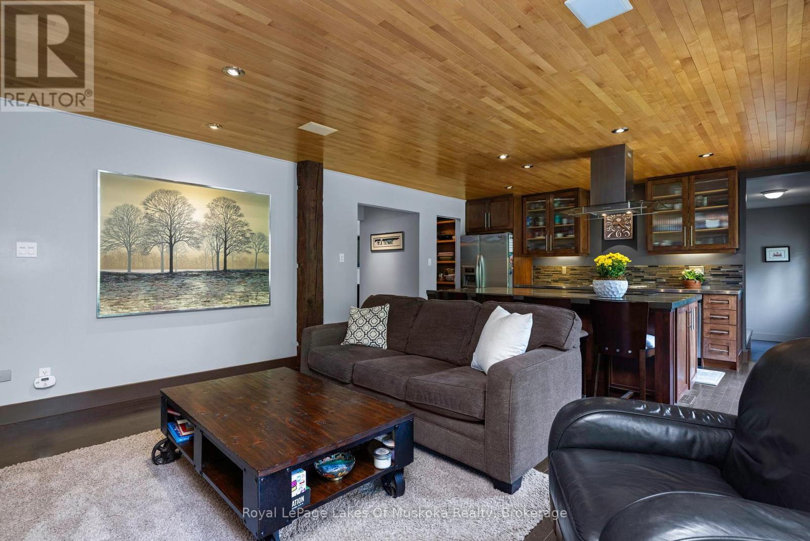 31 Curling Road, Bracebridge, Ontario  P1L 1M6 - Photo 14 - X12232508