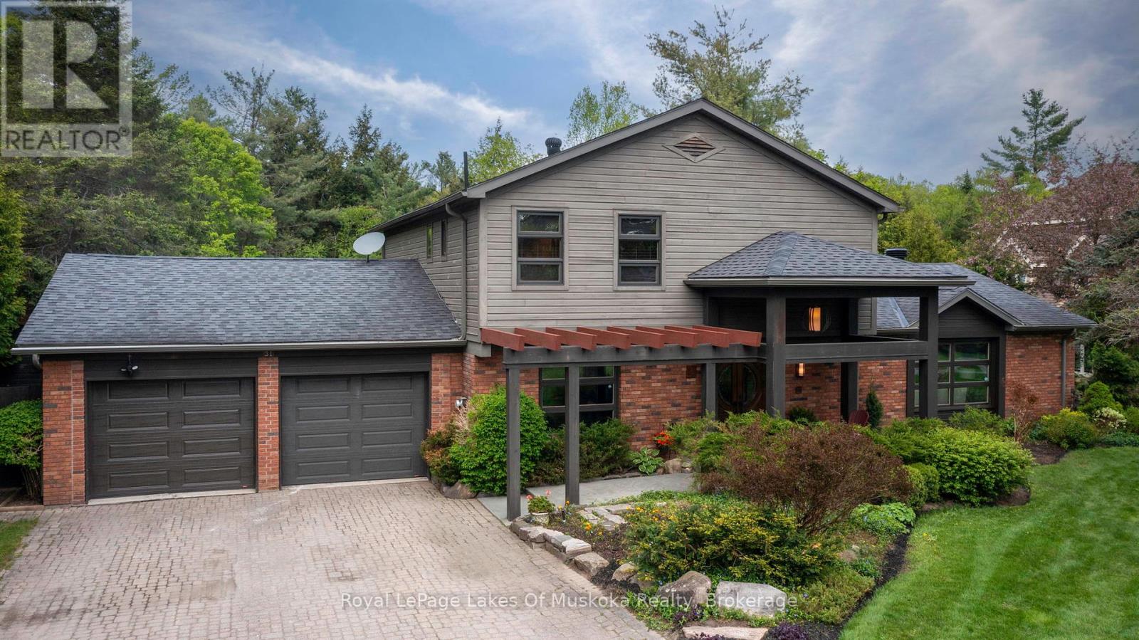 31 Curling Road, Bracebridge, Ontario  P1L 1M6 - Photo 2 - X12232508